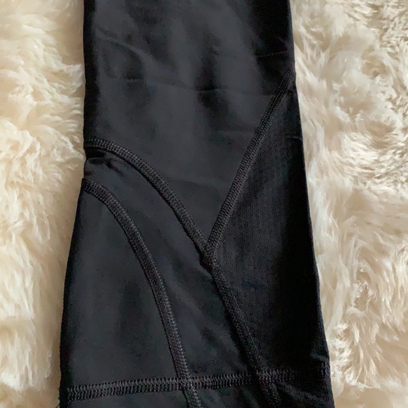 Lululemon Crops - Picture 5 of 7